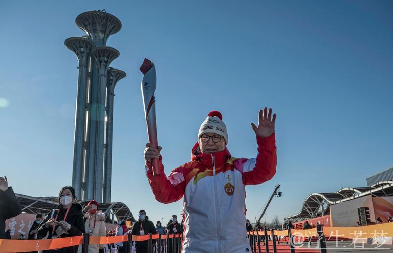 冬奥圣火传递至佛罗伦萨